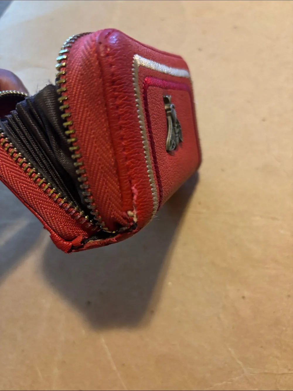 Bee 🐝 hive wallet in RED